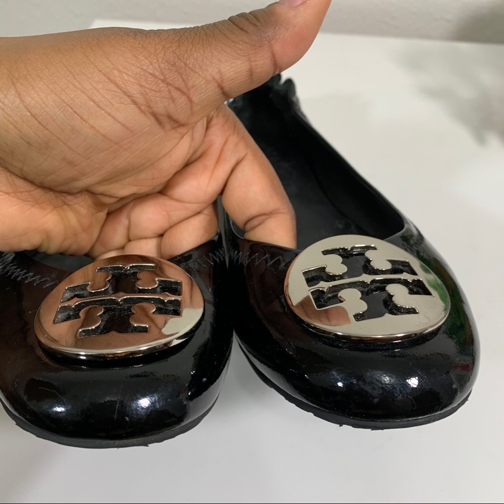 TORY BURCH Patent Leather REVA Silver Logo Flats - Picture 5 of 9